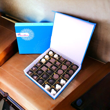 Assorted Chocolate Collection, 30pcs, White Truffles, Dark Truffles, Crunchy Wafer, Hazel Nuts, Rose Compound, Mix Nuts, Raspberry Compound, Plain Milk Bar